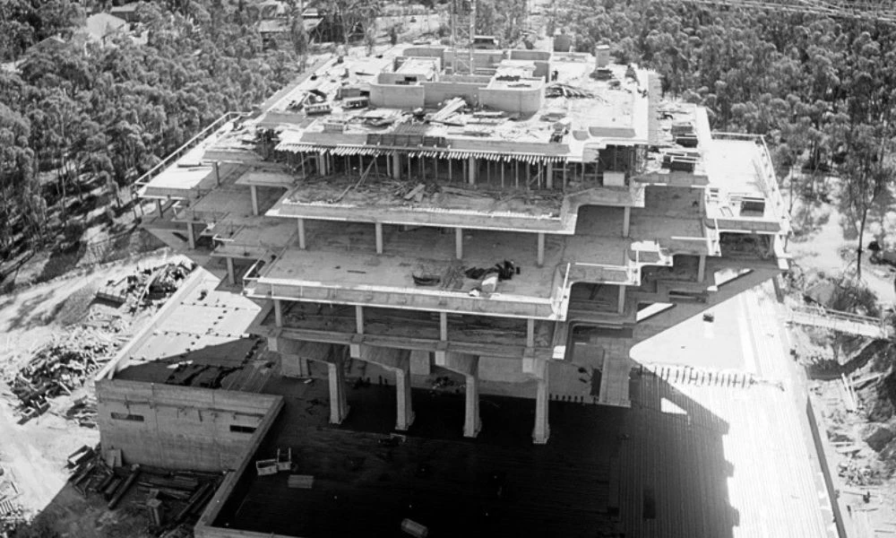 Biblioteca Geisel en construcción.