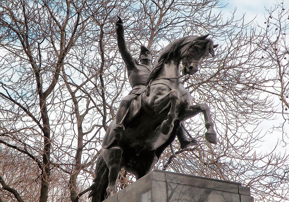 Uno de los monumentos al Libertador, en el Central Park