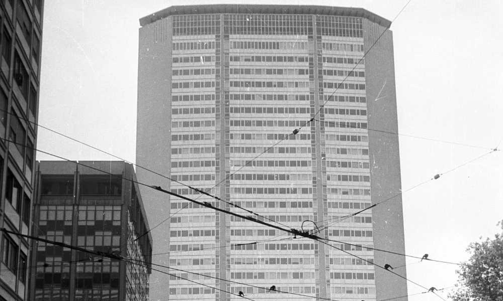 Fachada de la Torre Pirelli.