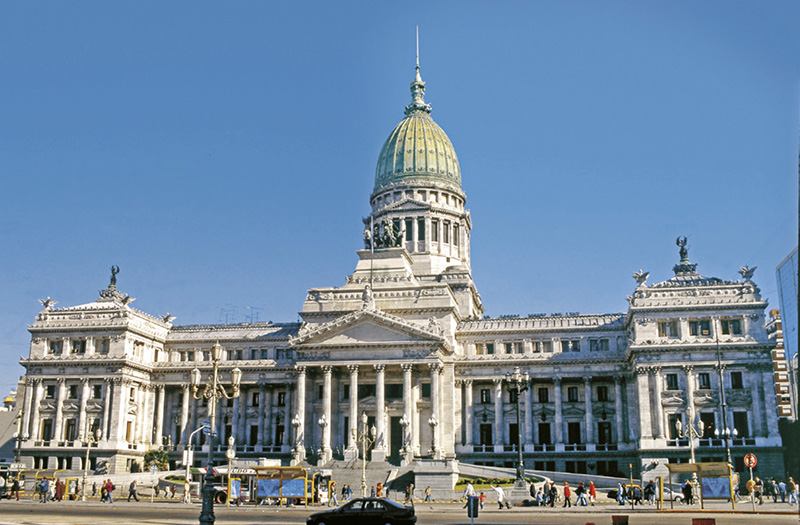 Los poderes del Estado Argentino son tres: Ejecutivo, Legislativo y Judicial. Congreso Nacional