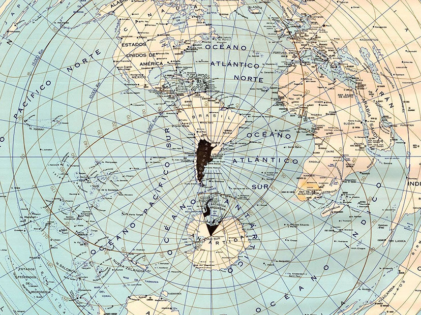 un mapamundi sitúa a Argentina en el centro
