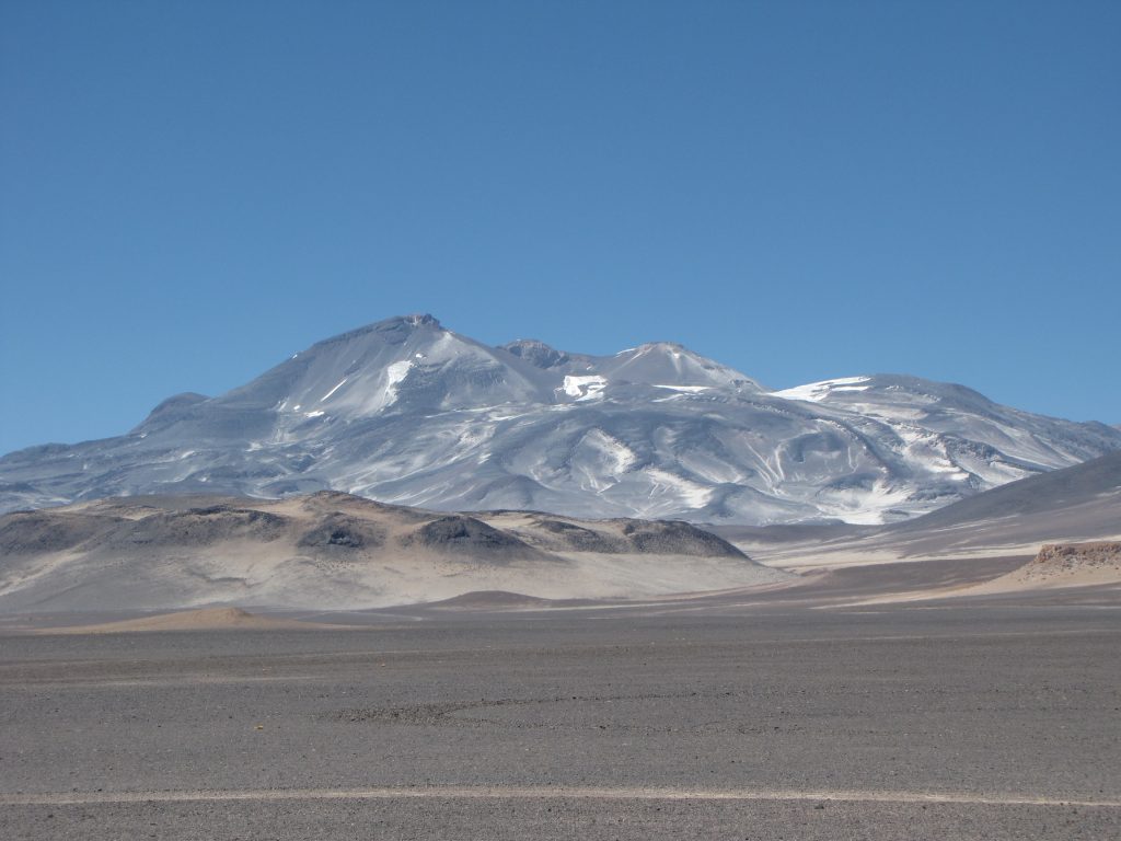 Volcán Nevado Ojos del Salado.