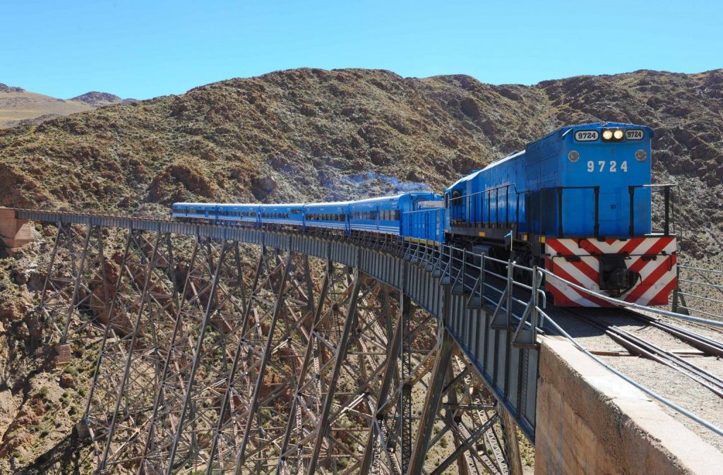 El Tren de las Nubes, el ferrocarril más alto de Argentina