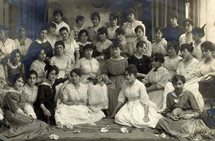 Grupo de maestras de principios de siglo XX