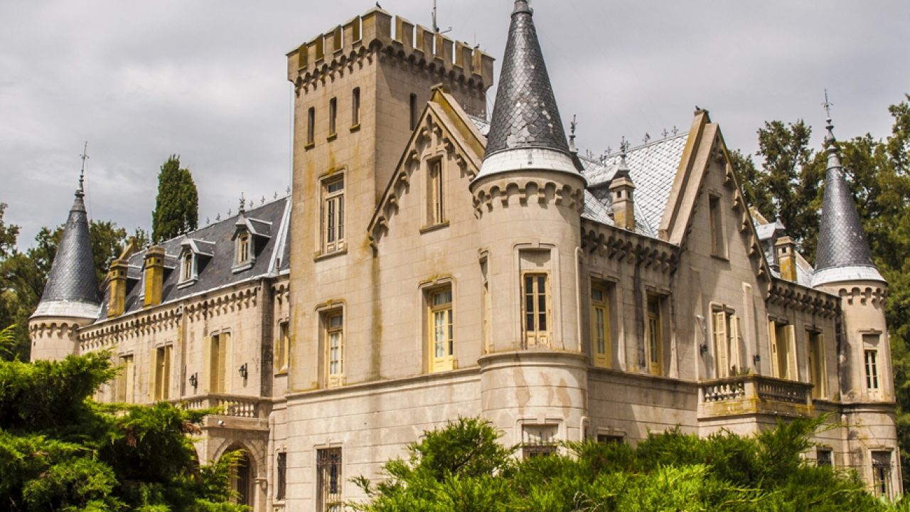 En Lobos, provincia de Buenos Aires, se esconde un castillo que tiene 123  años - Billiken