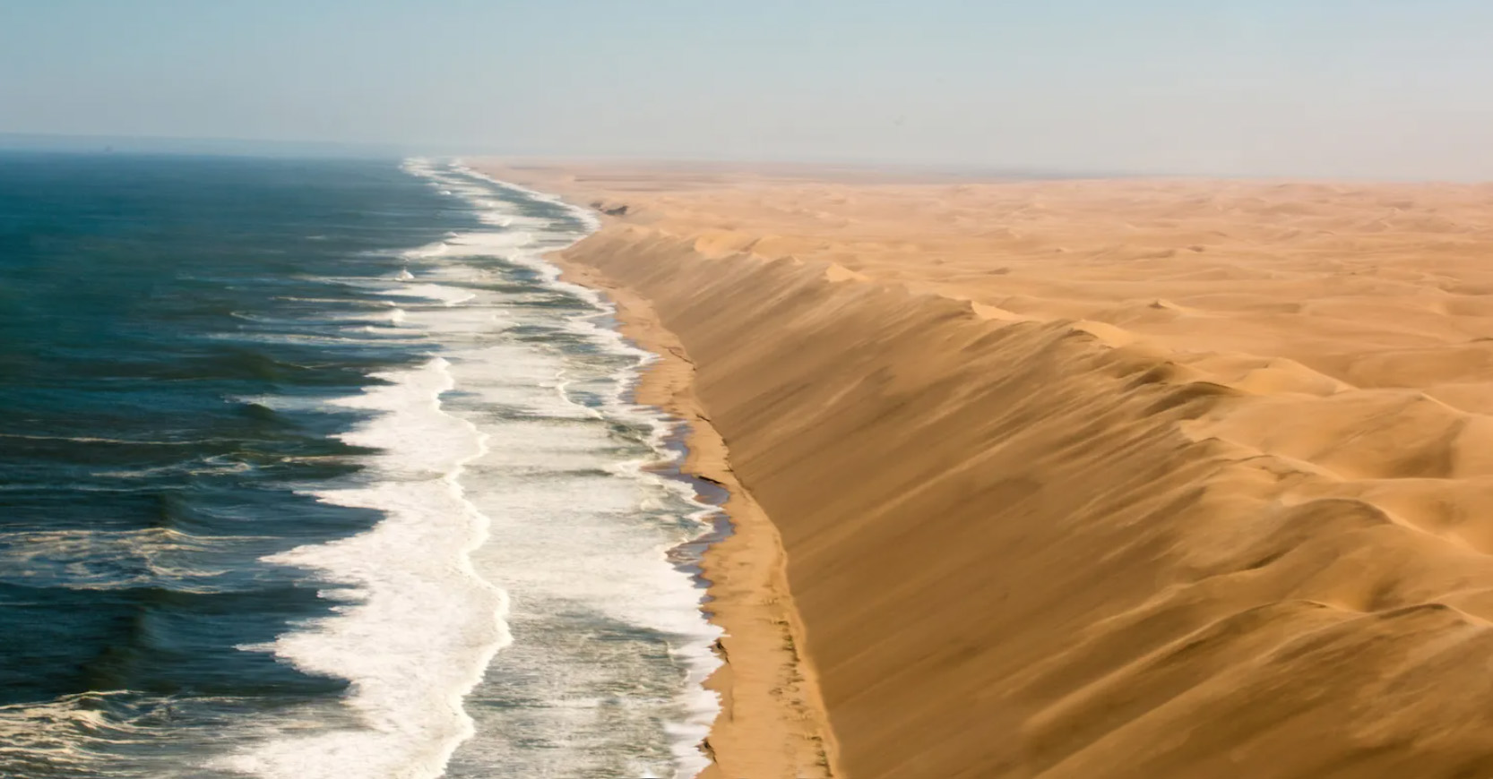 Desert ocean. Пустыня Намиб и океан. Пустыня и море. Пустыня Намиб и Атлантический океан. Пустынное море.