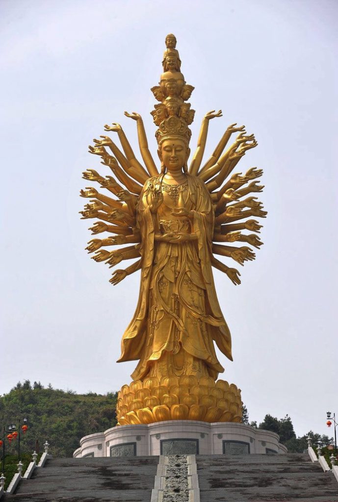 Guanyin de Mil Manos y Mil Ojos, cuarto monumento más alto del mundo.