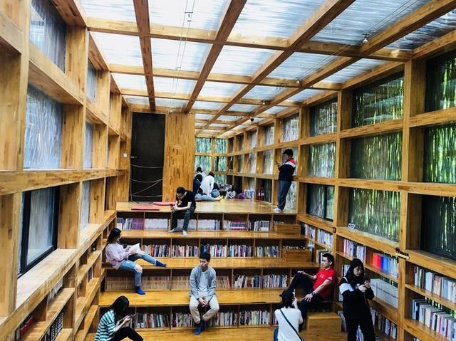 Interior de la biblioteca Liyuan.