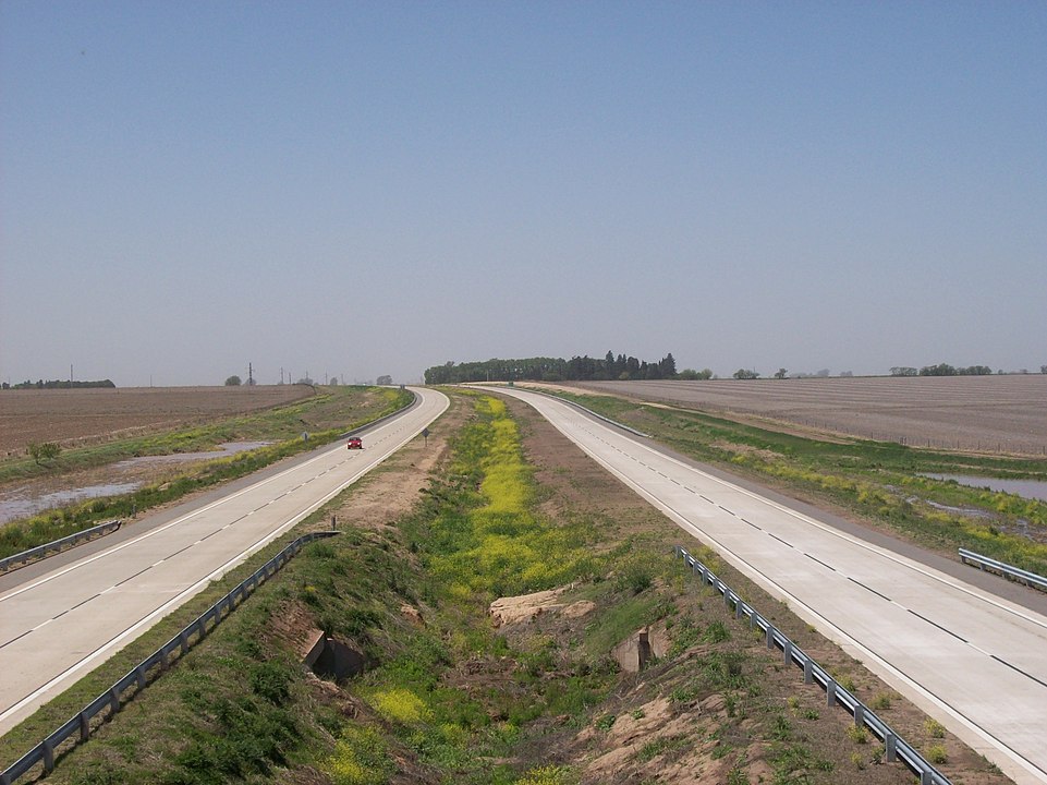 La ruta nacional más transitada de Argentina en uno de sus tramos con autopistas.