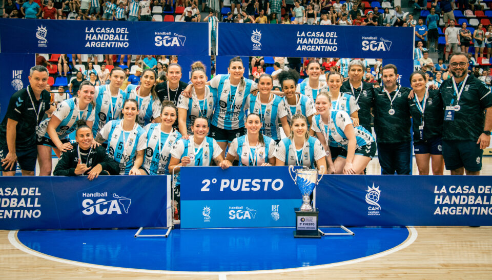 Plantel del seleccionado argentino de handball femenino.