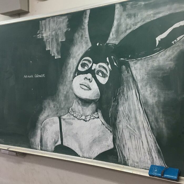 Ariana Grande retratada por el profesor japonés.