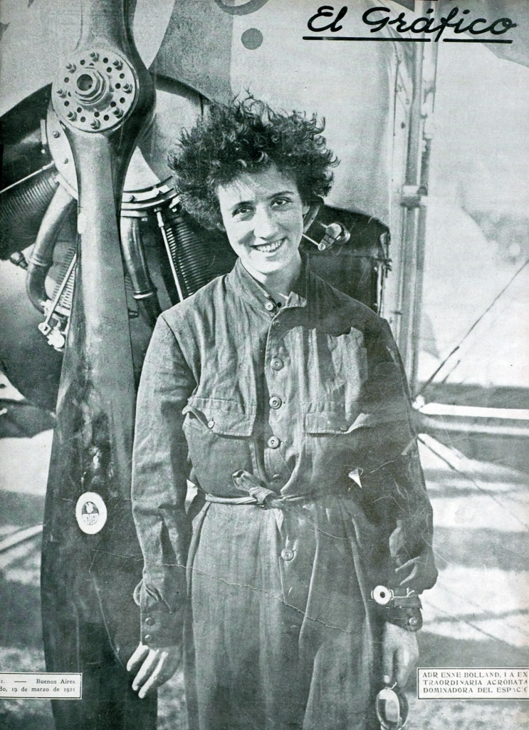 Adrienne Bolland fue la primera aviadora que cruzó la Cordillera de los Andes