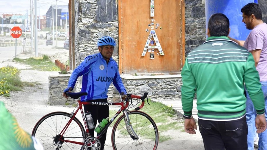 Un ciclista con Parkinson cruzó Argentina de norte a sur