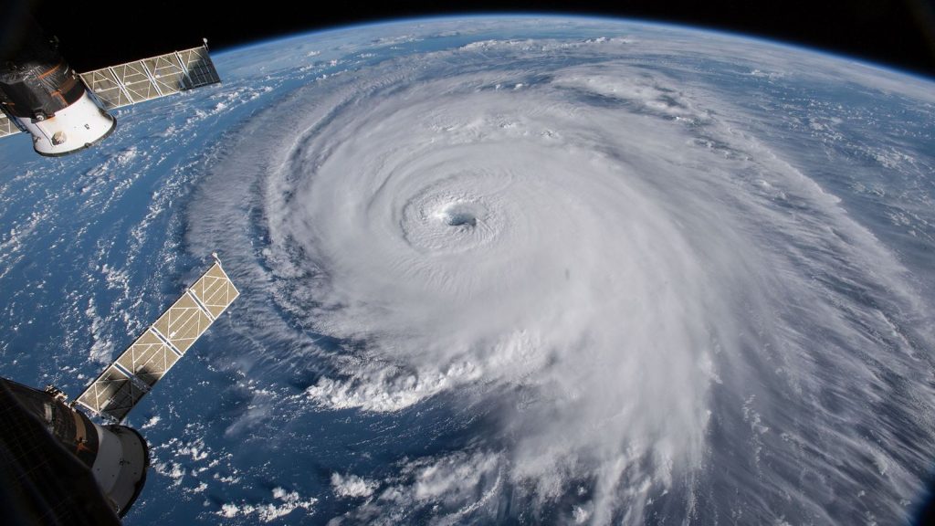 Vista satelital de un huracán. 