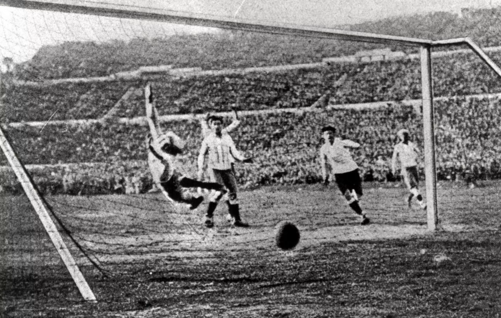 Uruguay 1930: La primera de las finales de Argentina