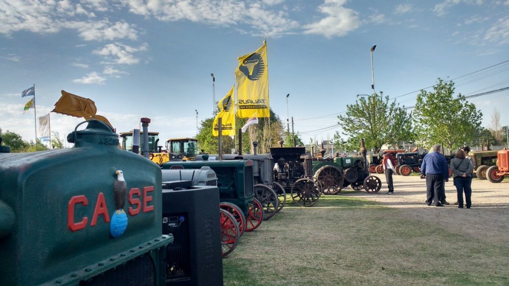 Muestra de máquinas en la Fiesta Nacional del Tractor.