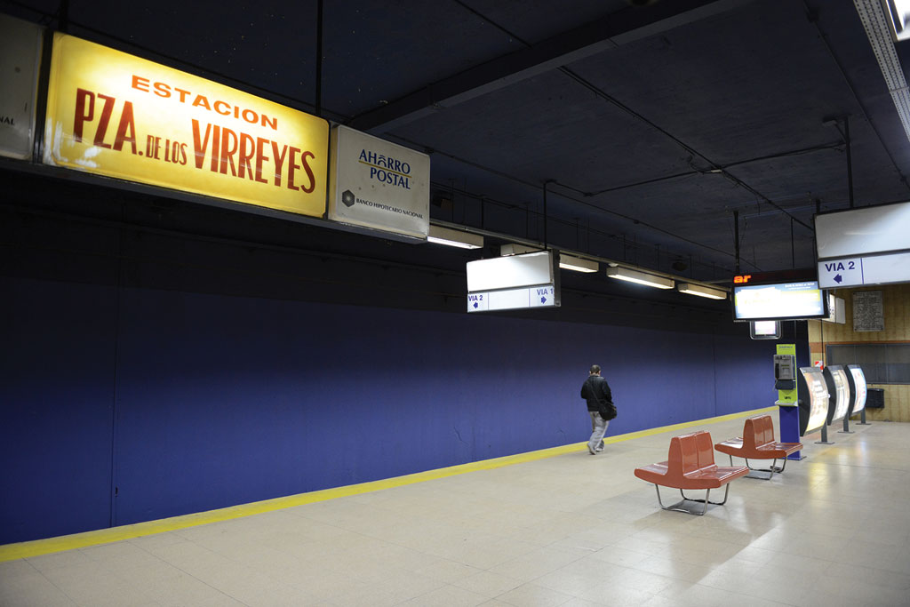 Plaza de los Virreyes es la estación de subte más austral del mundo: