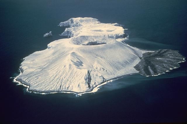 Volcán más joven del mundo en la isla San Benedicto. 