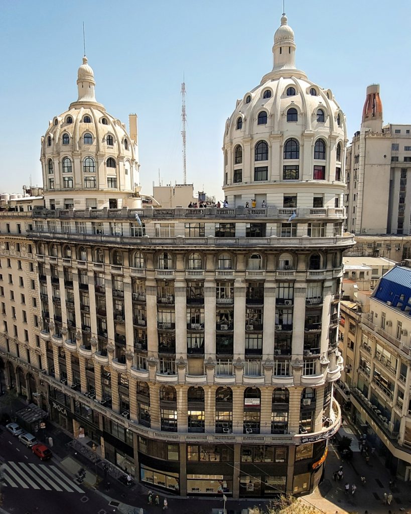 Cúpulas del Edificio Bencich de la Ciudad de Buenos Aires. 
