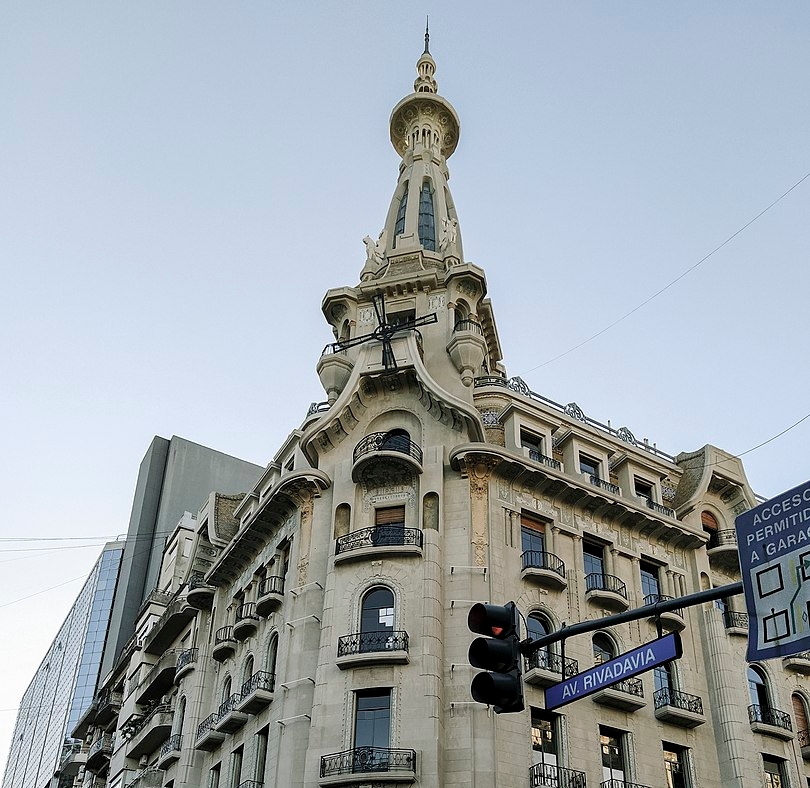 Cúpula de la Confitería del Molino, ubicada en la Ciudad de Buenos Aires. 