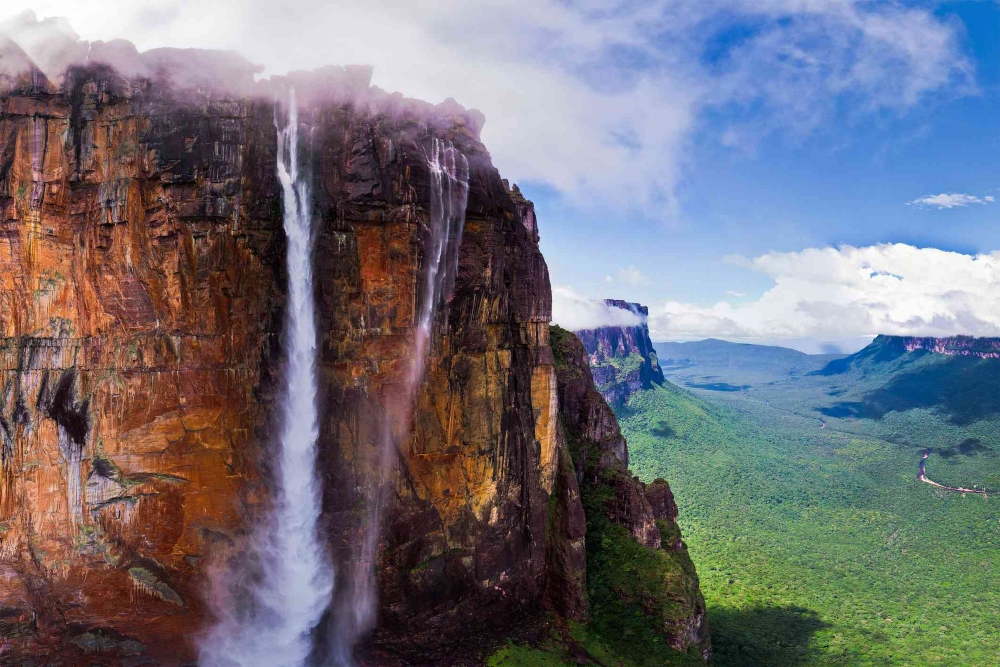 Paisajes que rodean a la cascada más alta del mundo. 