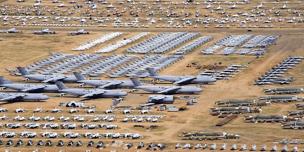 Aeronaves estacionadas en el cementerio de aviones más grande del mundo. 
