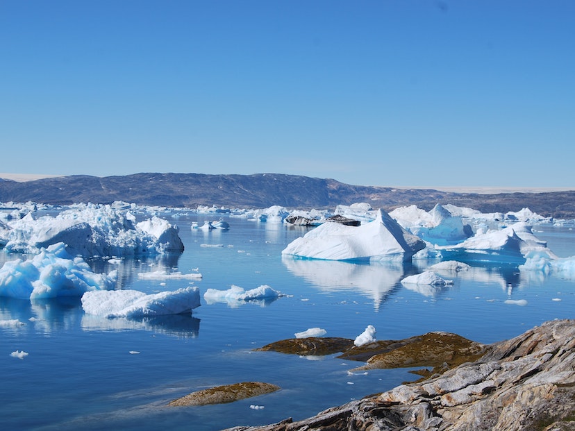 Imagen de glaciares derretidos y el aumento del nivel del mar. 