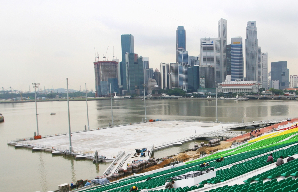 Plataforma del estadio flotante de Singapur en preparación. 