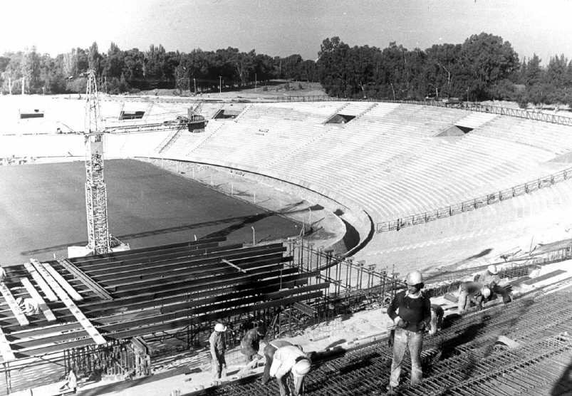 Construcción del estadio Malvinas de Mendoza. 