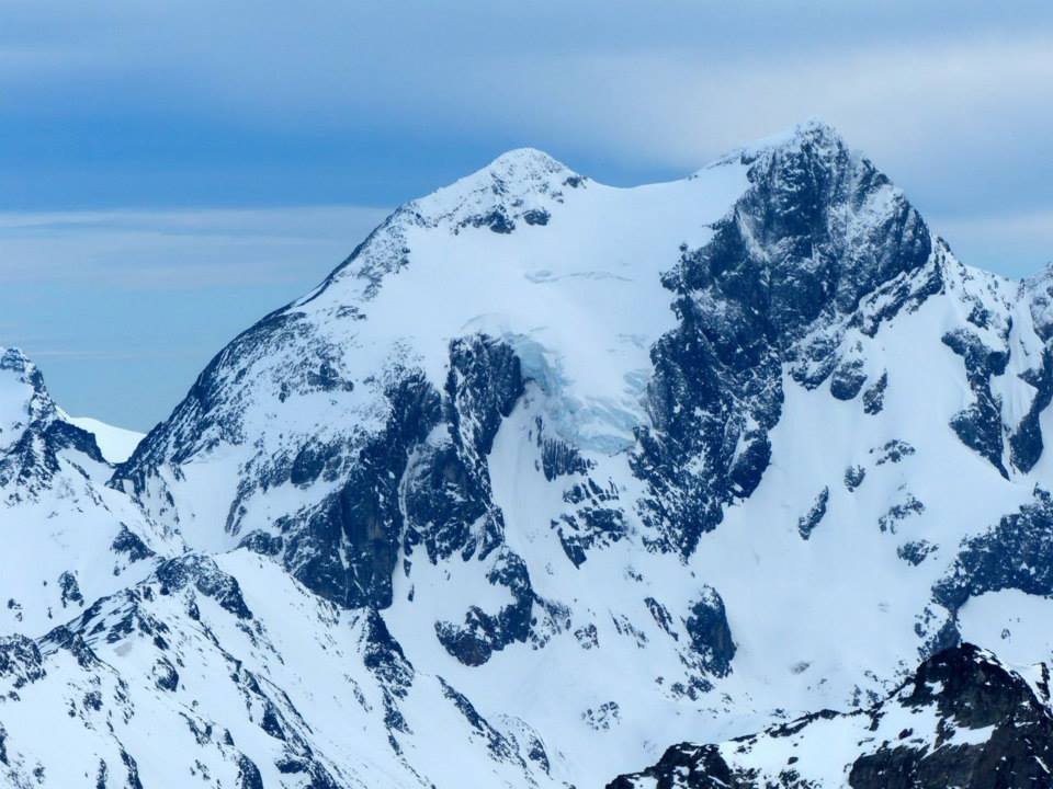 Las dos cumbres de la montaña más alta de Tierra del Fuego. 