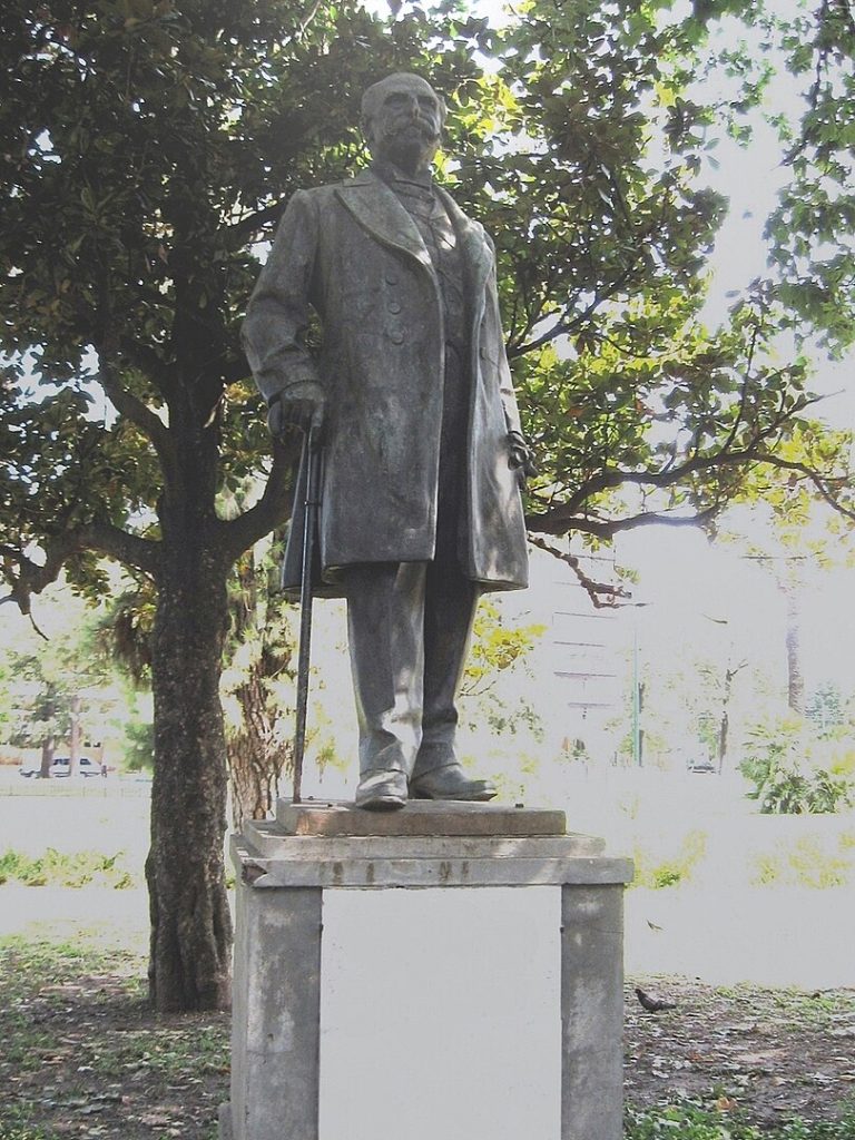 Estatua de Antonio Devoto, fundador del barrio de Buenos Aires.