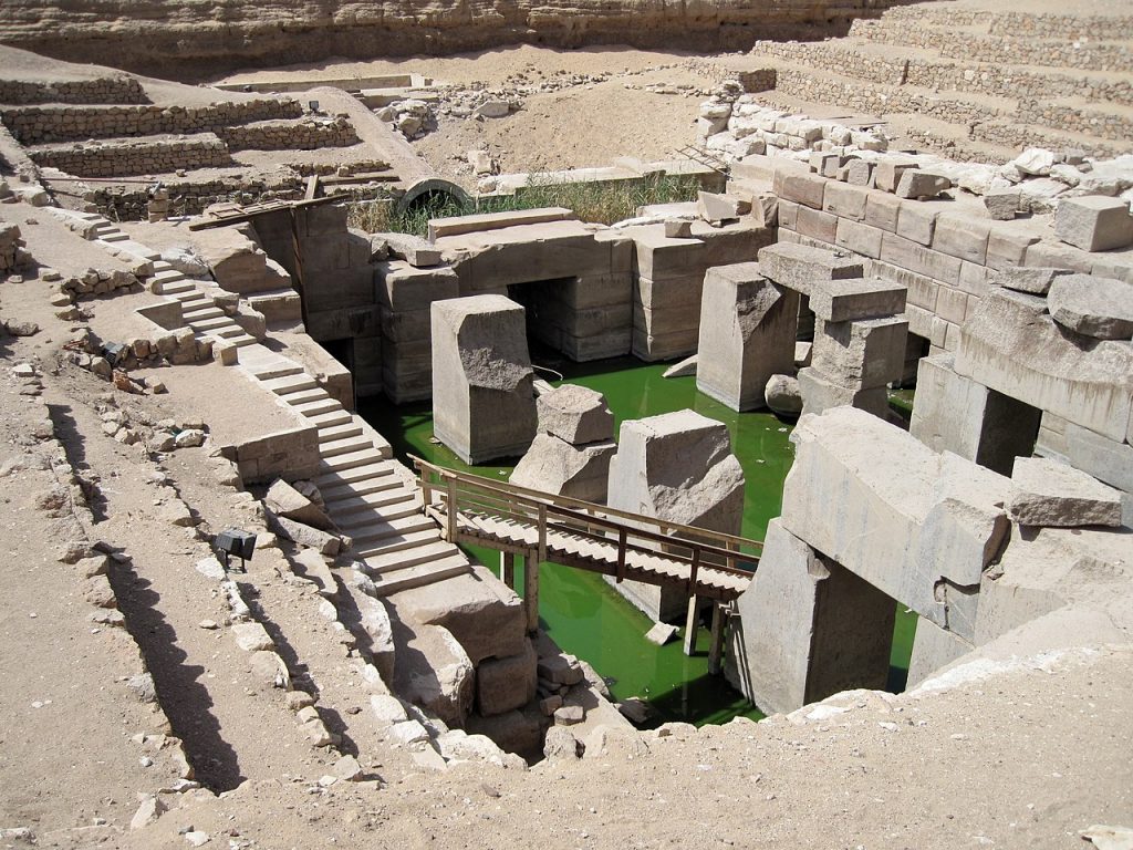 templo de Osireion en Abydos, Egipto