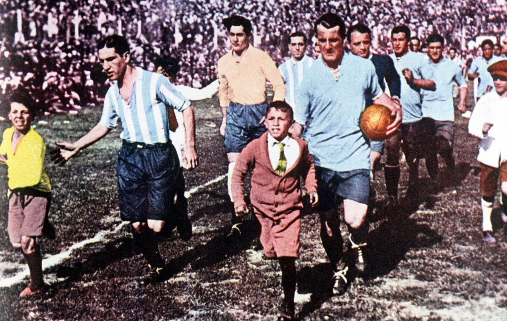 La primera gran final se disputó entre Argentina y Uruguay