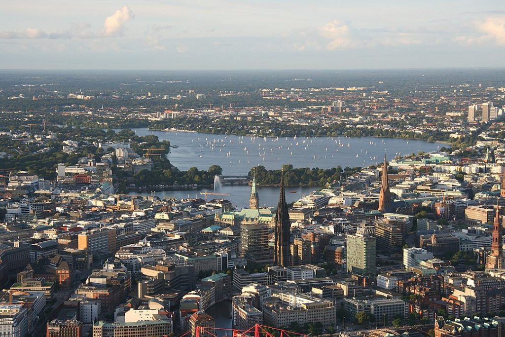 Vista panorámica de Hamburgo, la ciudad con más puentes del mundo. 