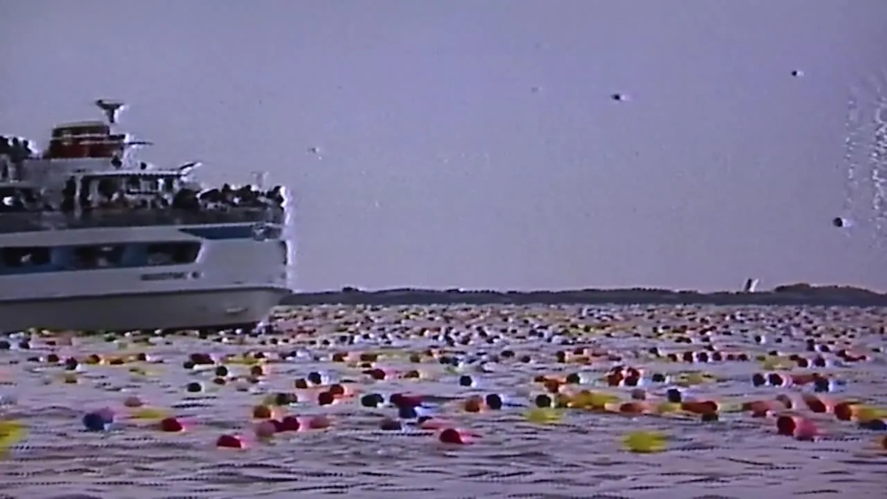 Millones de globos sobre el lago Erie. 