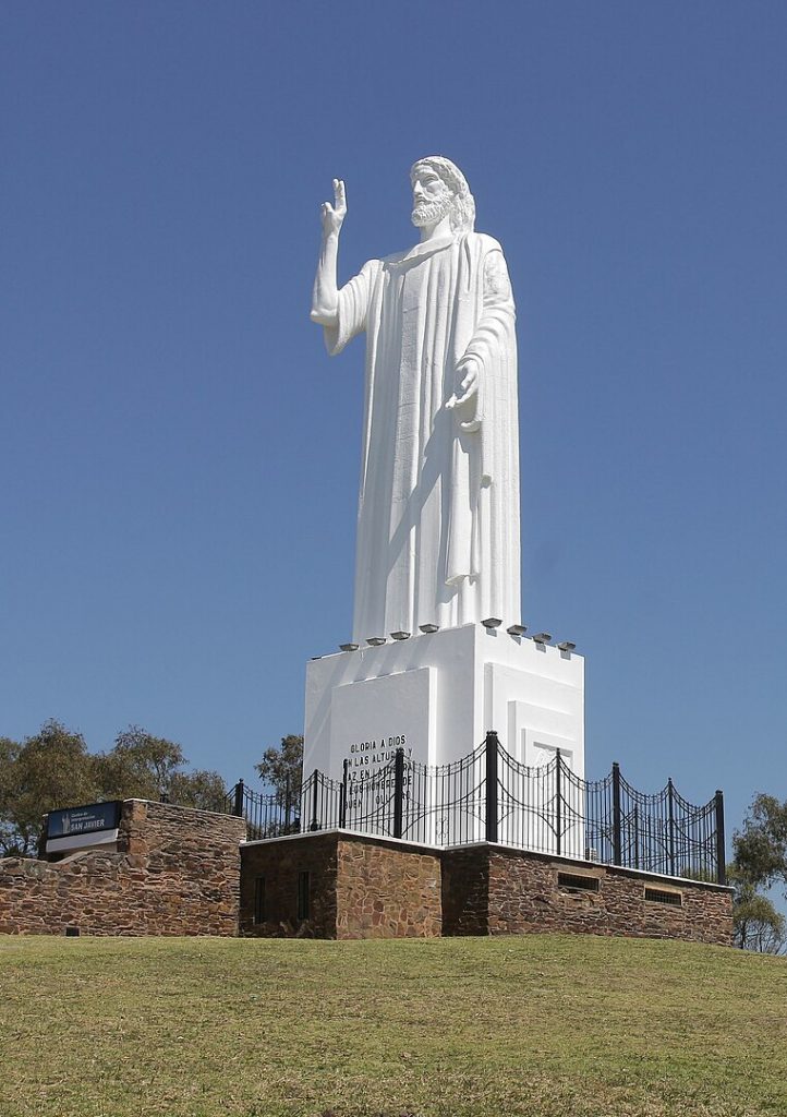 Escultura del Cristo Bendicente en Tucumán. 