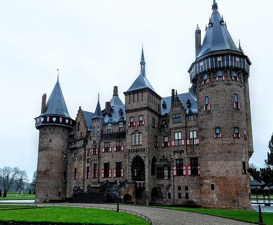 Fachada actual del castillo más grande de Países Bajos. 