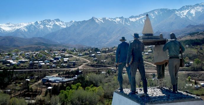 Homenaje a los primeros pobladores de Andacollo en el Monumento al Bicentenario. 