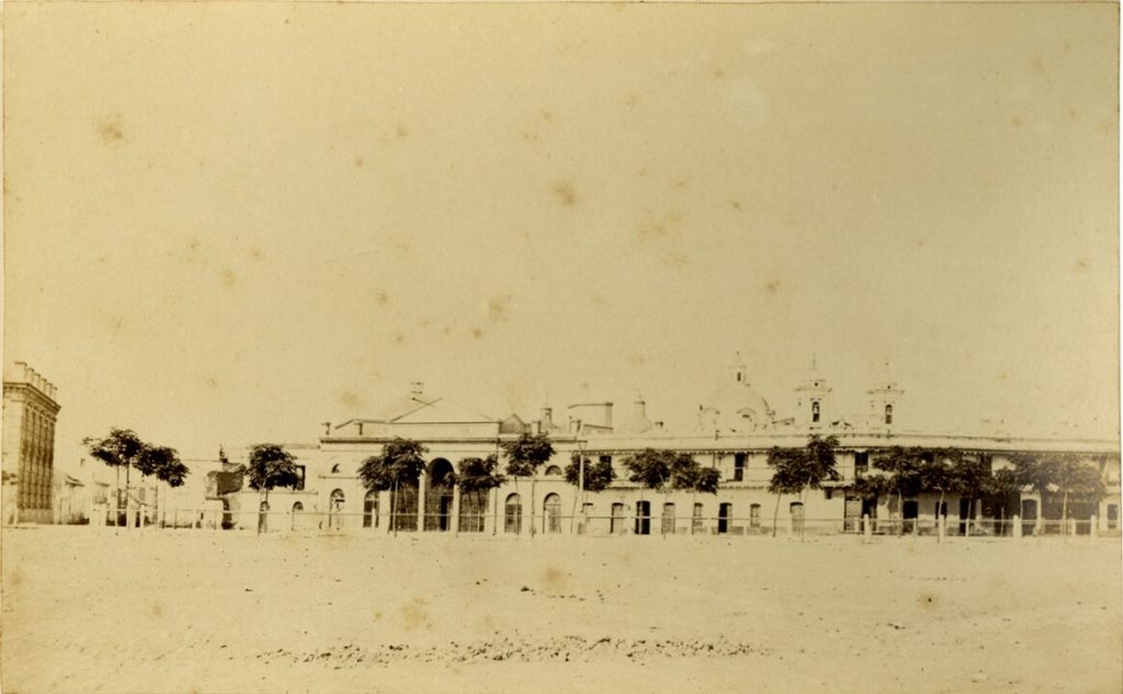 Imagen de la primera sede del Congreso en 1864, poco después de su inauguración.