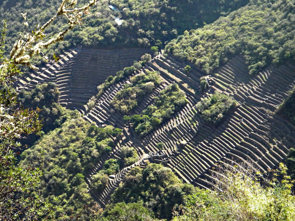Vista aérea de las terrazas de Choquequirao.