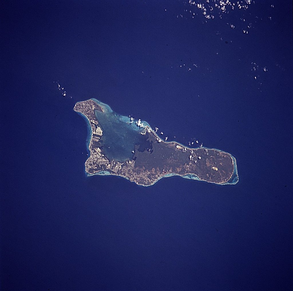 Imagen satelital de la isla Gran Caimán, donde se encuentra Anfitrite.
