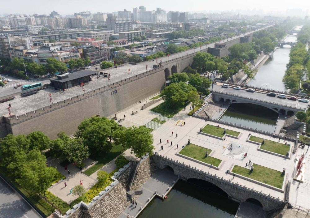 Toma aérea de la muralla de Xi'an.