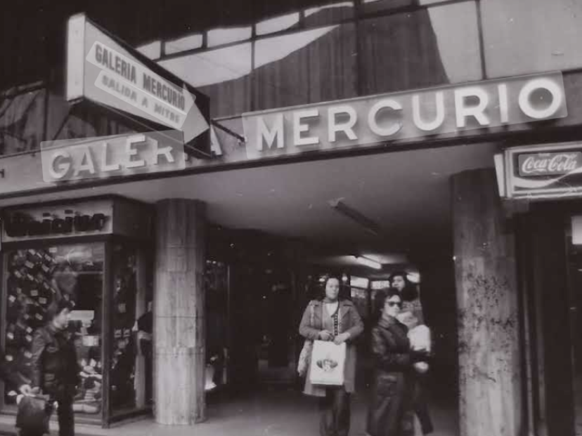 galería mercurio. galerías comerciales de la ciudad de buenos aires, argentina. foto en blanco y negro, vintage, 60s