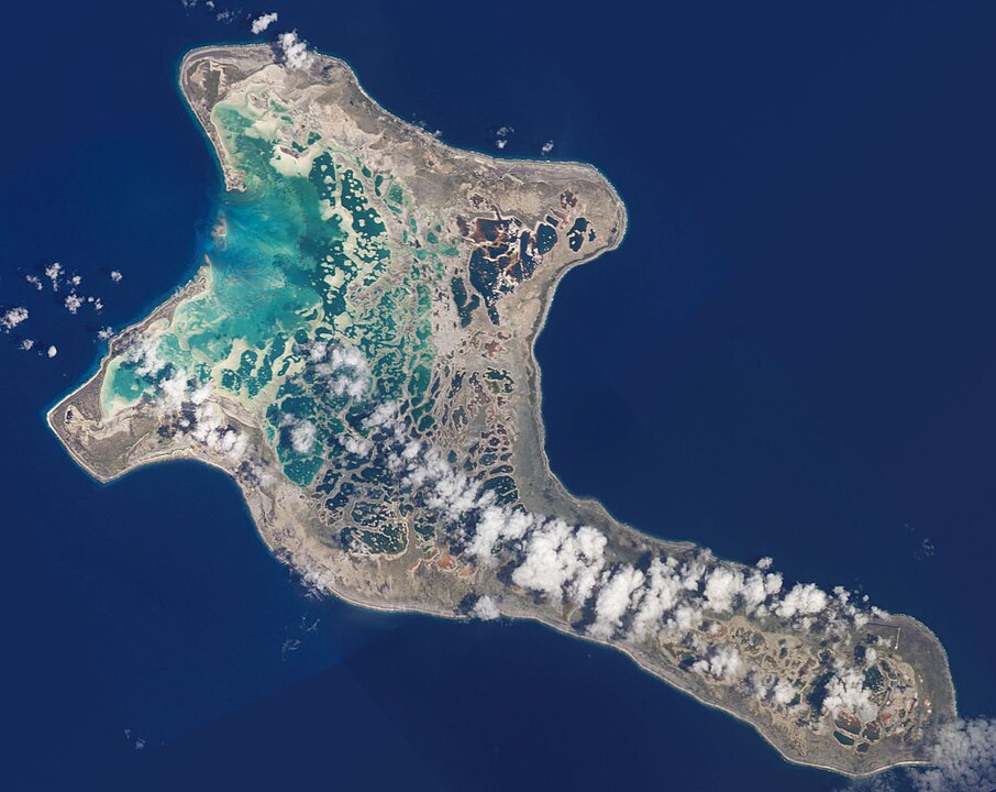 Toma aérea de la isla de Kiritimati, donde el 2024 llegará antes que en cualquier otro lugar. 