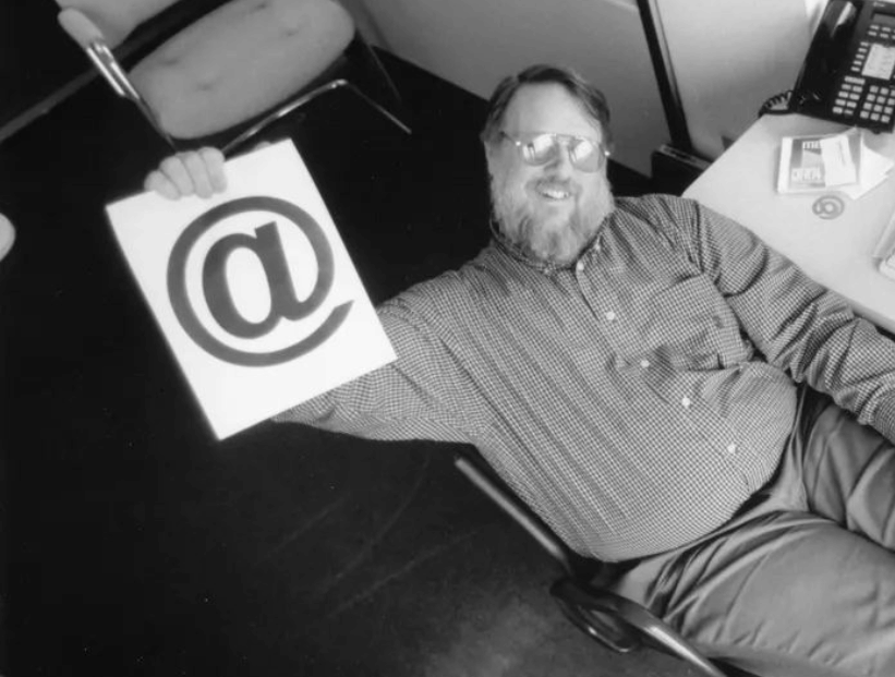 ray tomlinson, creador del primer correo electrónico