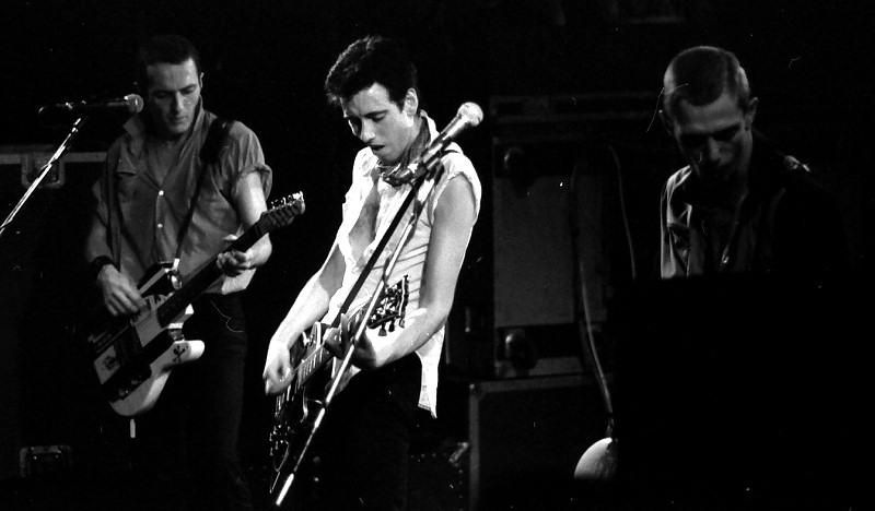 banda de música The Clash tocando en vivo