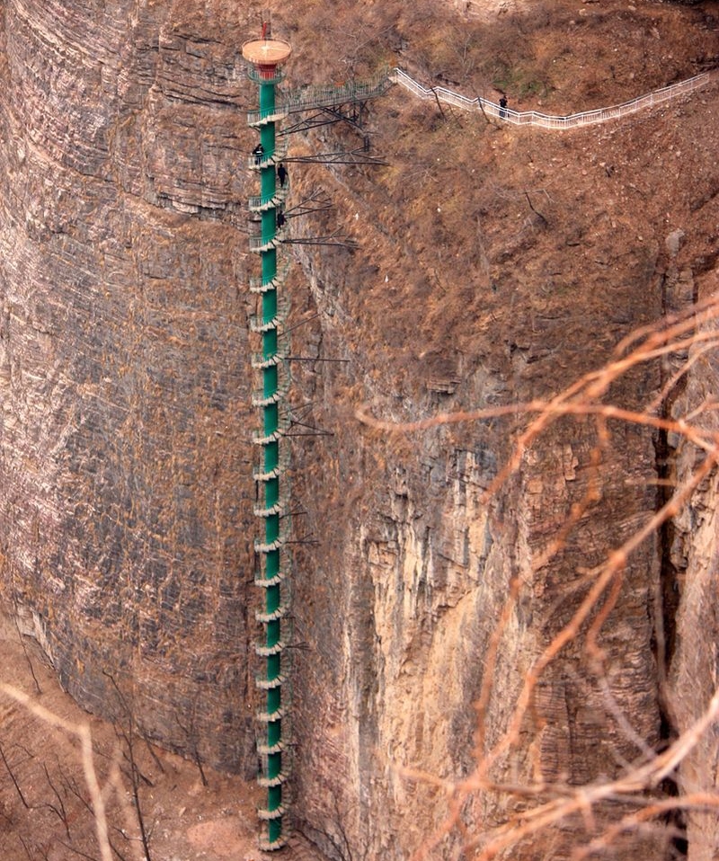 Detalles de la escalera caracol mas grande del mundo. 