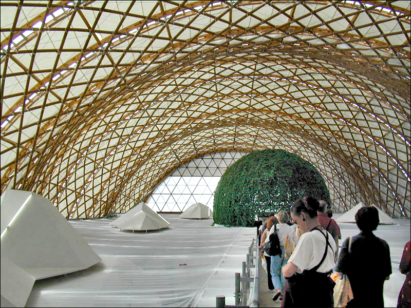Estructura interna de la estructura de cartón más grande del mundo. 