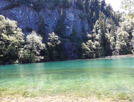 Lago Rivadavia, un paraíso con playas de agua turquesa que se esconde en Chubut