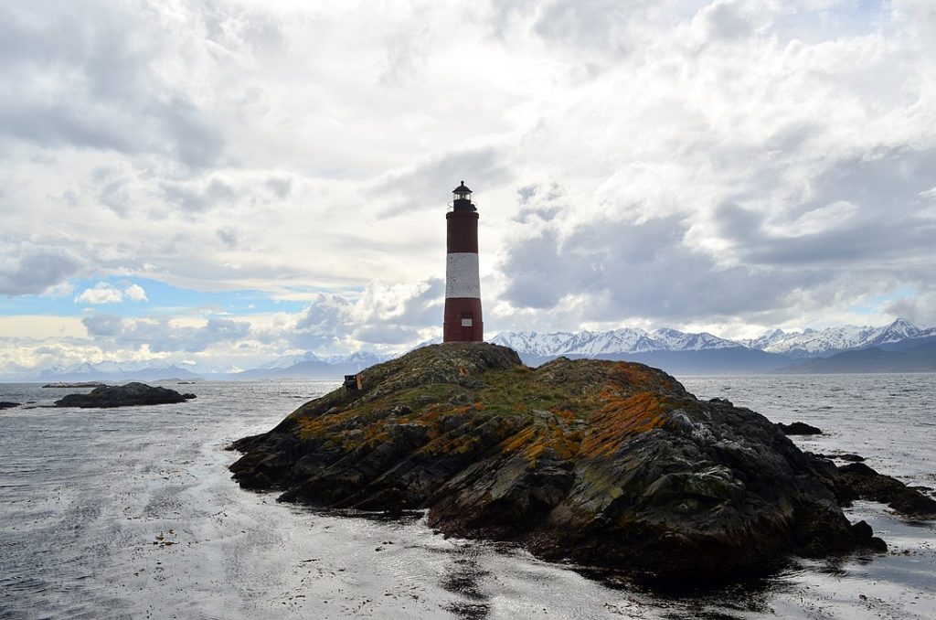 Faro Faro Les Éclaireurs, en Tierra del Fuego, una de las provincias argentinas con menor densidad de habitantes.